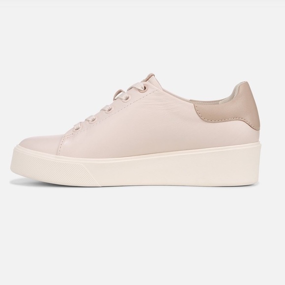 NWT - Naturalizer Morrison Logo Sneakers in Linen Rose/Warm Beige Leather - Picture 2 of 3
